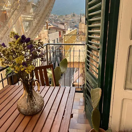 Sarmento Balcony * Carini