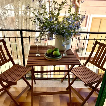 Sarmento Balcony Apartament Carini